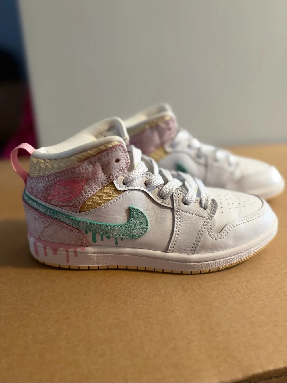 Kids Jordan 1 Mid Paint Drip… Like New!
